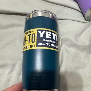 YETI Rambler 20 oz Tumbler in Teal